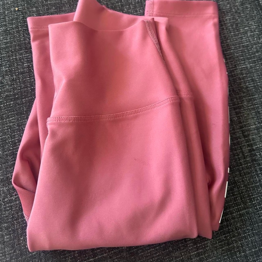 Full length pink peloton leggings